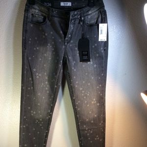 Kensie Grey Wash Star Jeans